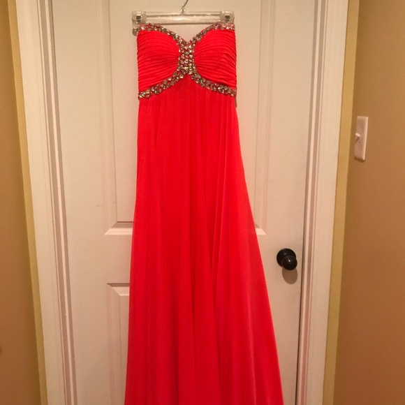 Prom Dress - Picture 4 of 5